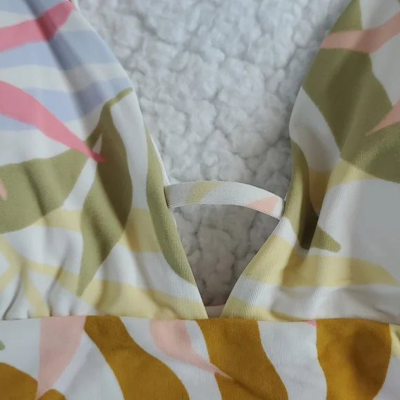 Billabong Tropic Jungle V-Neck Cami Bikini Top - Picture 9 of 13